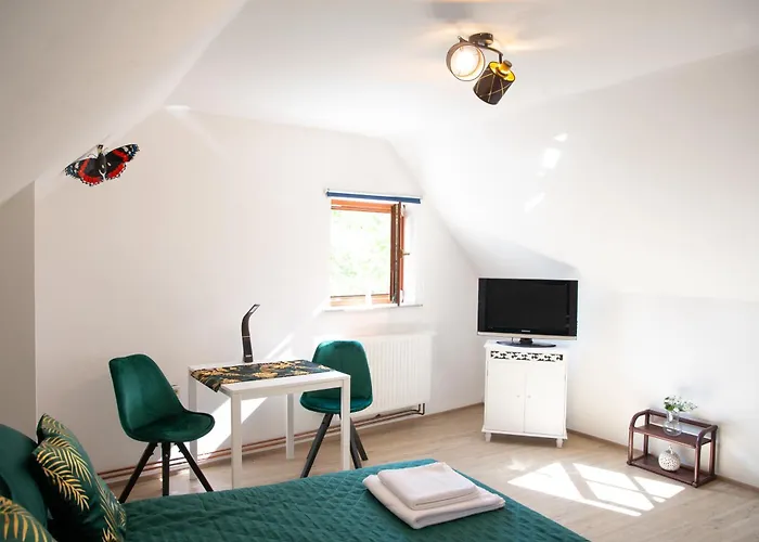 Rezidence Plesivec - Rodinny Apartman S 3 Loznicemi