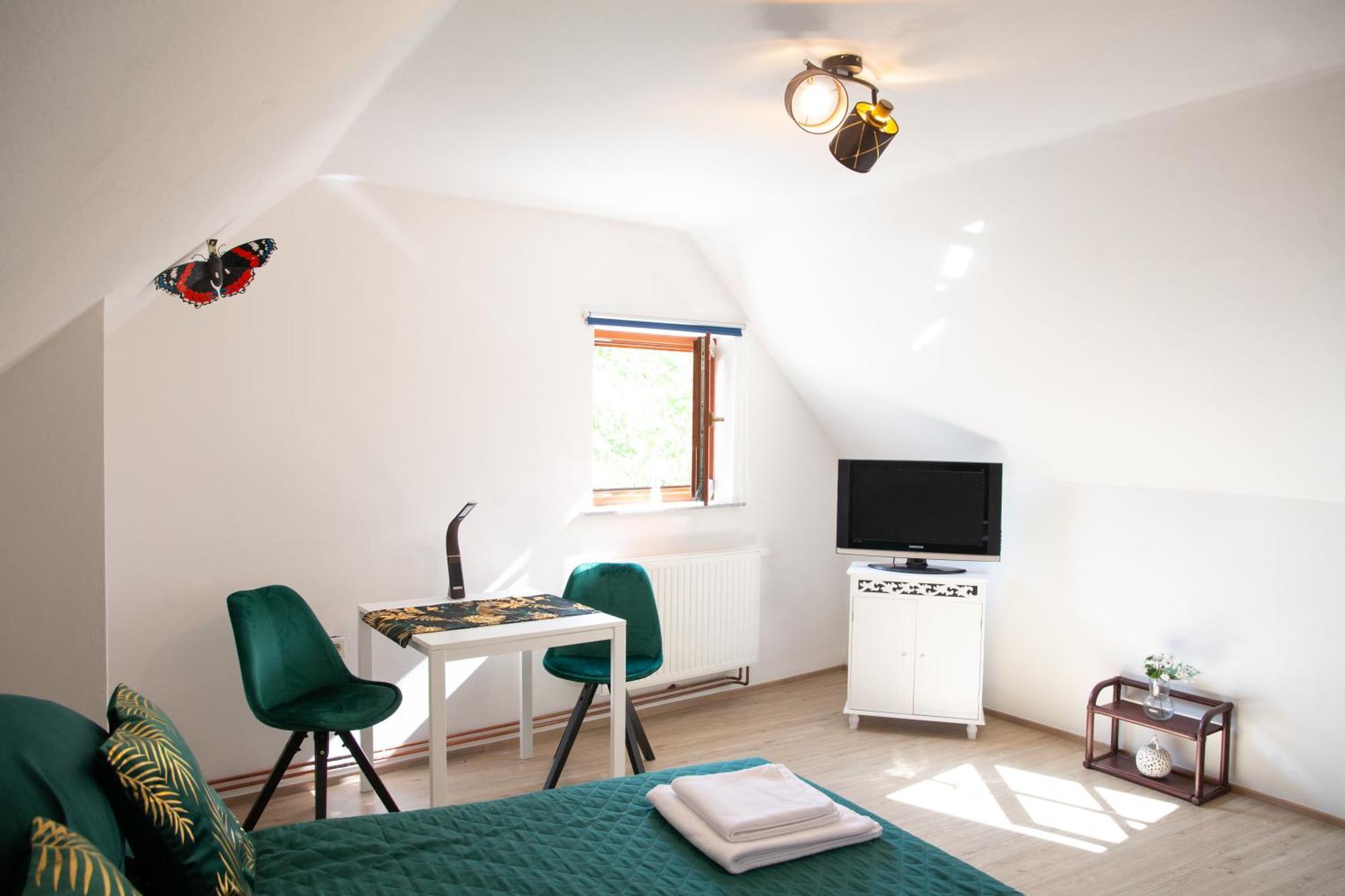 Rezidence Plesivec - Rodinny S 3 Loznicemi *