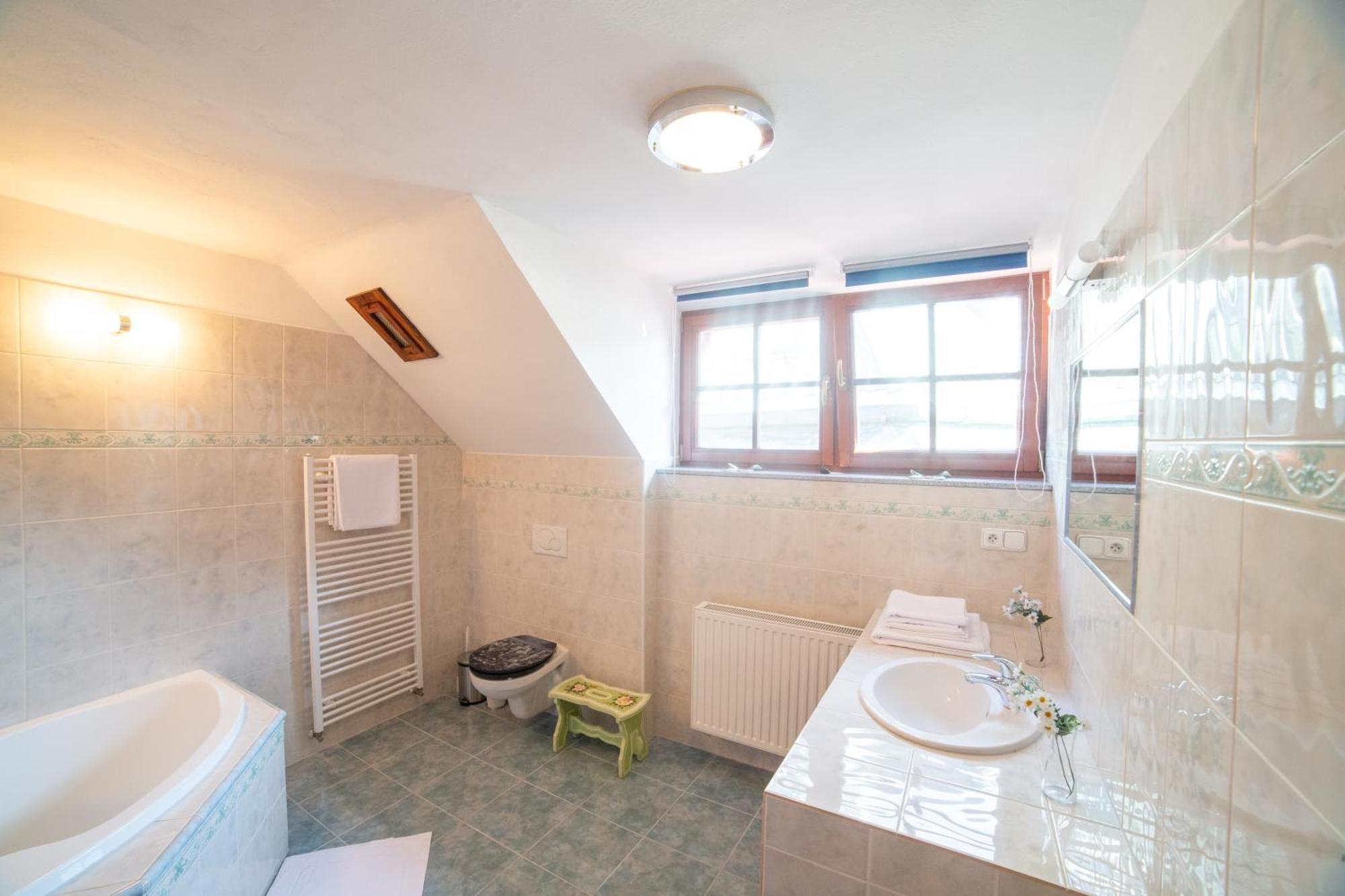 Rezidence Plesivec - Rodinny S 3 Loznicemi