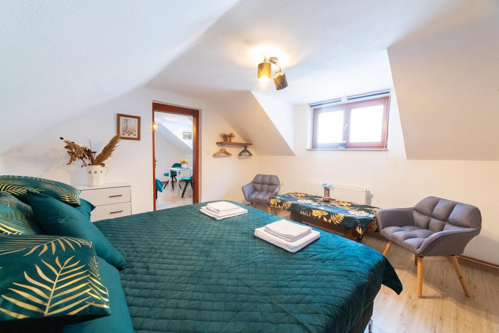 Homestay Rezidence Plesivec - Rodinny S 3 Loznicemi Cesky Krumlov